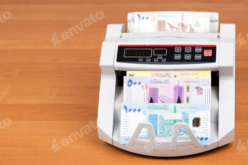 Preview: Sudanese money in a counting machine