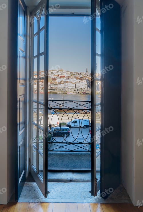 Preview: historic town of Porto, Portugal