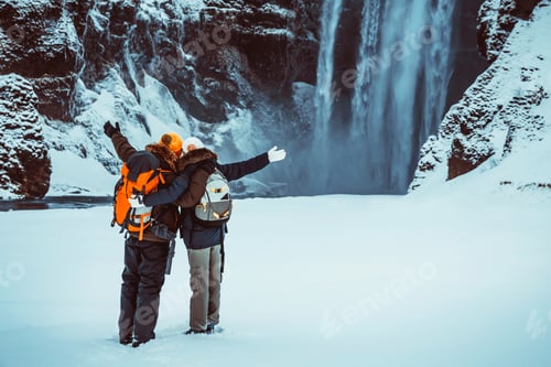 Preview: Happy couple enjoying travel