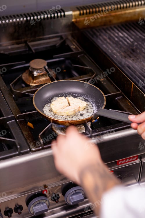 Preview: Chef preparing fois gras