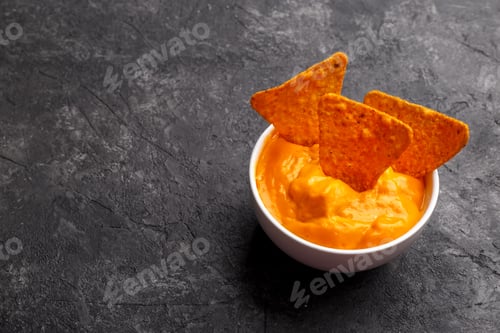 Preview: Corn chips and cheese sauce