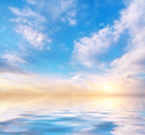 Preview: Sky background. Streaks of clouds durng sunset.