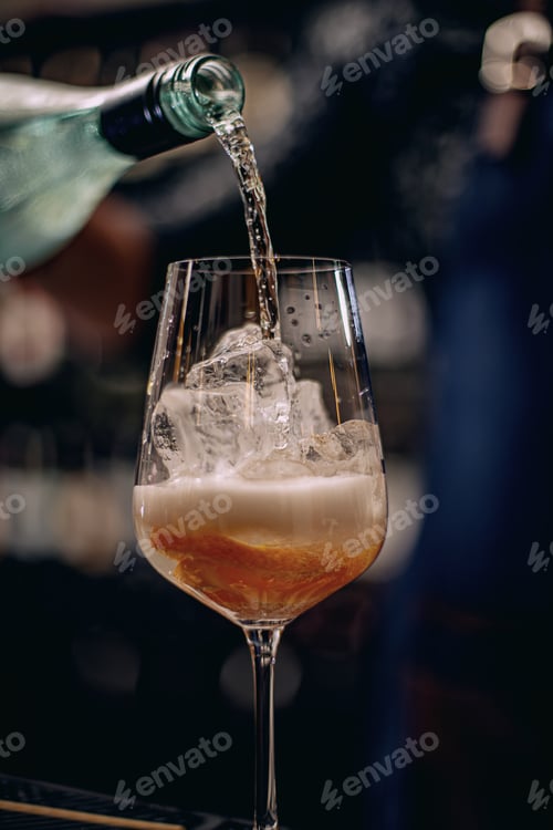 Preview: Barman at work