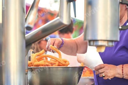 Preview: churros machine on food truck