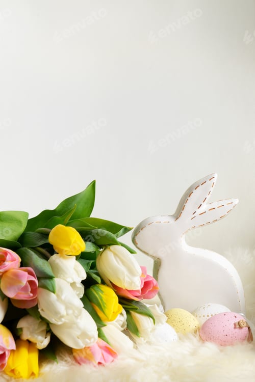 Preview: Egg hunt with Easter white bunny