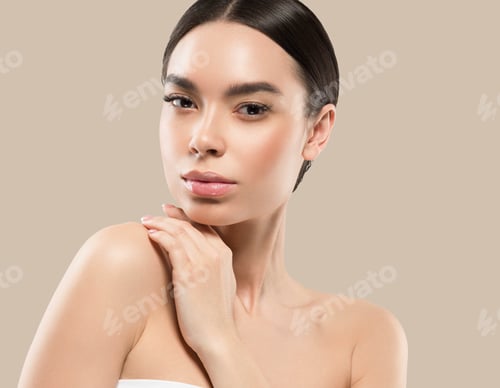 Preview: Woman with Stylish Hairstyle Posing for Beauty Portrait