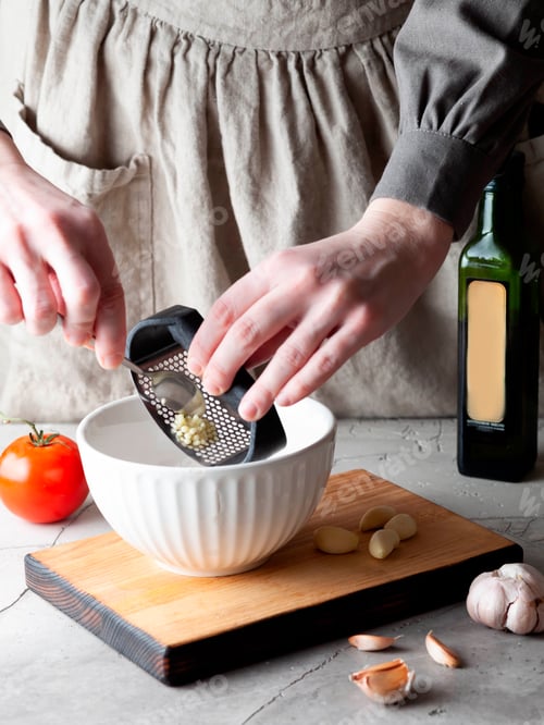 Preview: garlic press