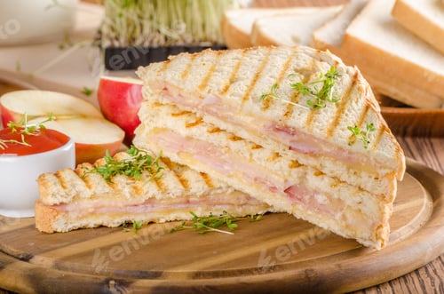 Preview: Panini cheese ham toast, fresh apple sandwitch