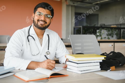 Preview: Portrait of a young indian doctor student studying