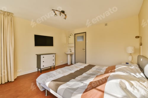 Increíble habitación con piso naranja