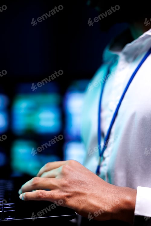 Preview: Programmer checking server diagnostics