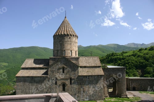Preview: Image captures the breathtaking beauty of Tatev Monastery