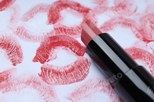 Preview: Imprint of a kiss on a letter with lipstick.