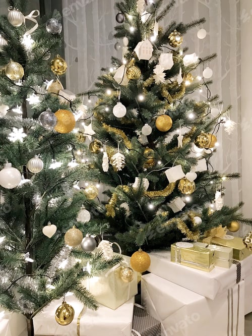 Preview: Decorated Christmas Trees with Gifts Underneath