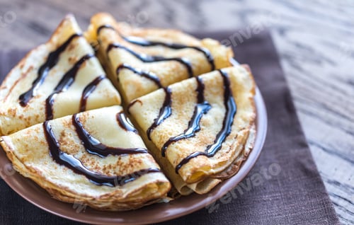 Preview: Crepes with chocolate topping