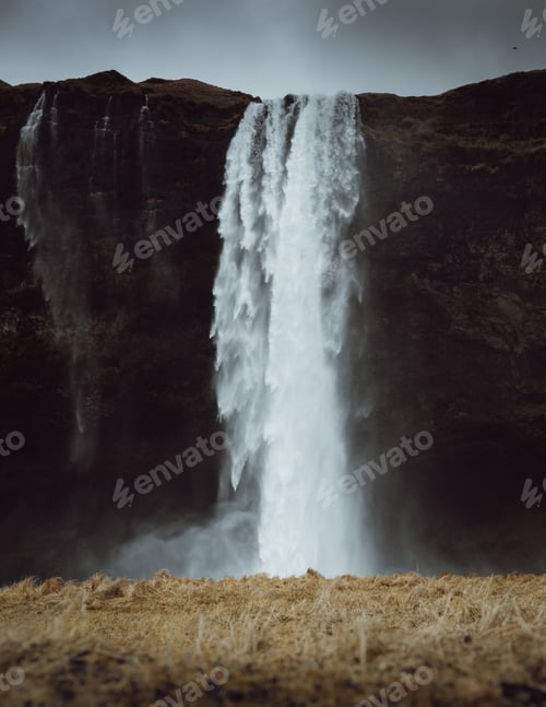 Preview: Scenic view of the Seljalandsfossen waterfalls in Iceland.