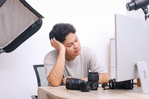 Preview: Tired Photographer