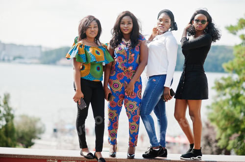 Preview: Group of african womens