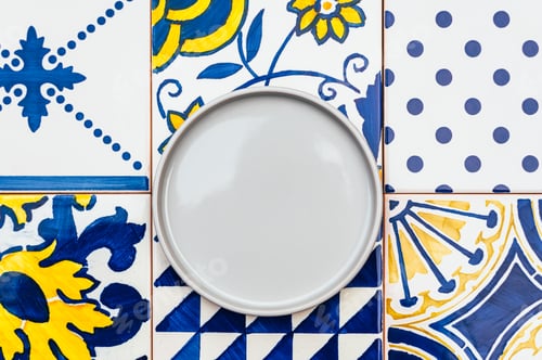 Preview: Plate on tile background