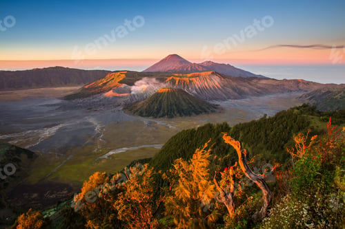 Preview: Amazing sunrise in Mount Bromo