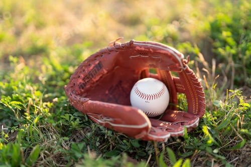 Preview: Beautiful professional vintage leather baseball glove with a ball