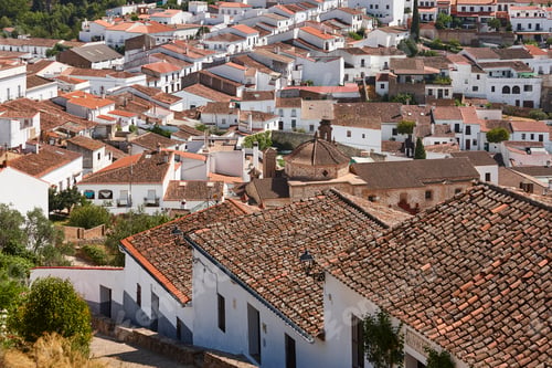 Preview: Spanish whitewashed facades and tile roofs. Aracena, Huelva. Extremadura