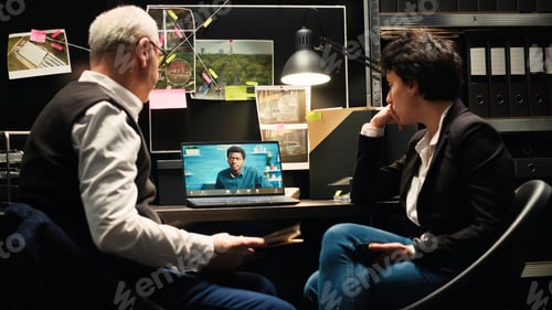Preview: Inspectors team talking to assistant