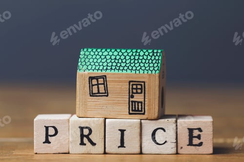 Preview: House Price Concept: Wooden Blocks and Toy House
