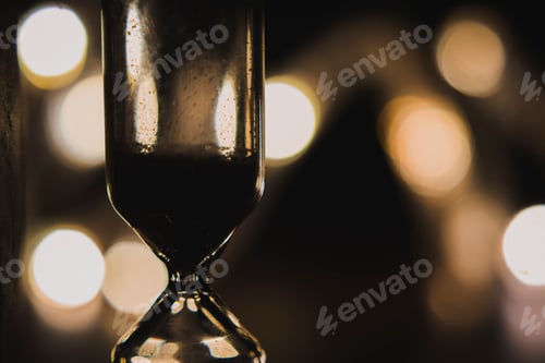 Preview: Hourglass with a bokeh background