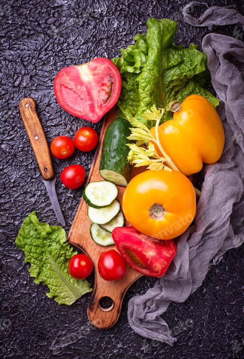 Preview: Tomatoes, sweet pepper, lettuce and cucumber.