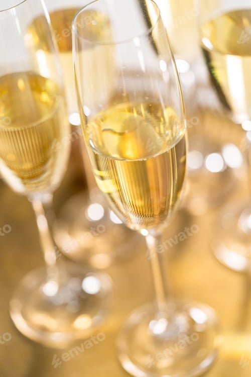 Preview: Champagne glasses