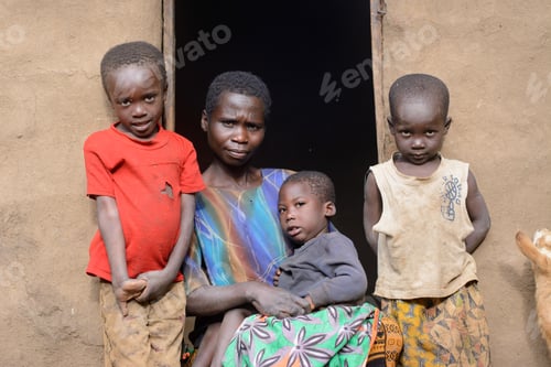 Preview: African family