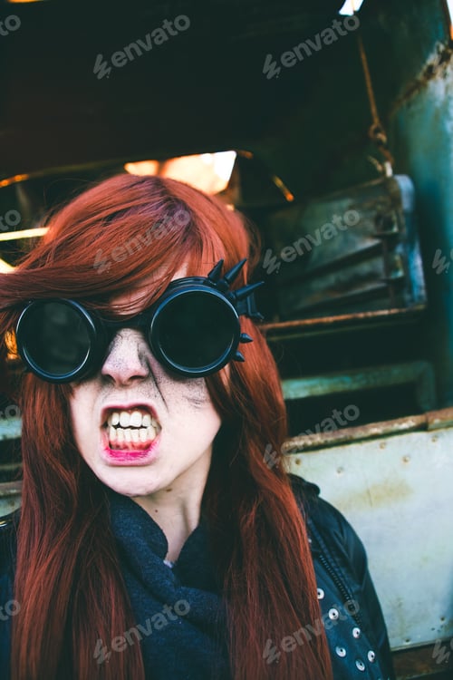 Preview: Young woman wearing steampunk style clothes