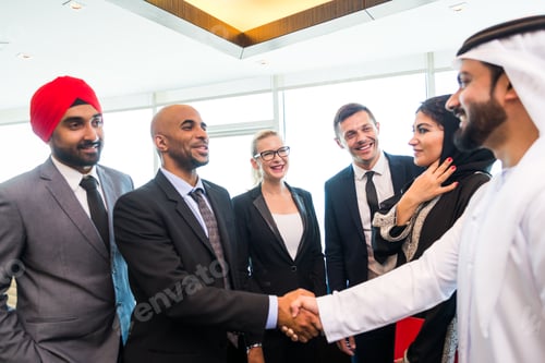 Preview: Business team in Dubai