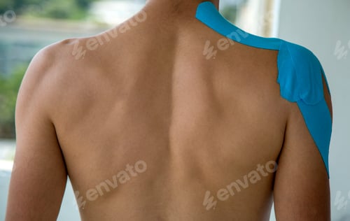 Preview: Adhesive bandage on shoulder