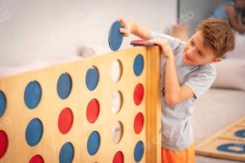 Preview: Photo from Hurghada in Egypt boy playing 4 in row connect