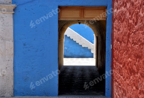 Preview: Colorful architecture in Arequipa