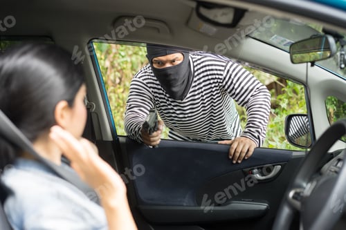 Preview: CAR ROBBERY