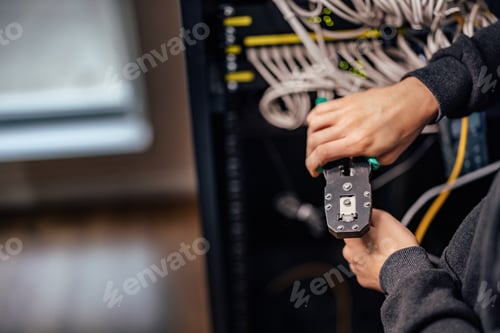 Preview: Managing gigabit ethernet. Connection procedure. Crimping new connector on ethernet cable.