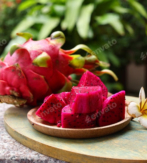 Preview: Red core dragon fruit is an Asian fruit for healthy eating