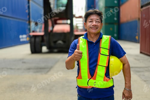 Preview: Warehouse engineer working at container yard
