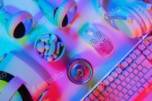 Preview: Gadgets with marshmallows and drink can on desk