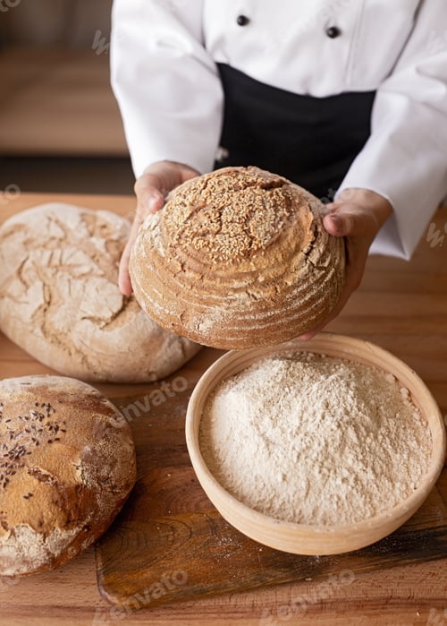 Preview: Crop little baker showing bread