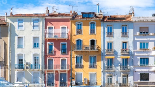 Preview: Sete in France, typical colorful facades