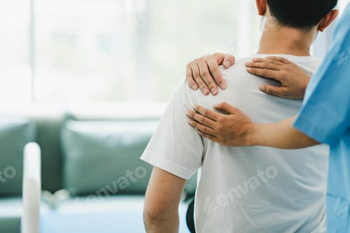Preview: Spine and shoulder physical therapist Chiropractic Pain Treatment Patients with back pain, shoulder