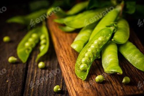 Preview: Pods of green peas