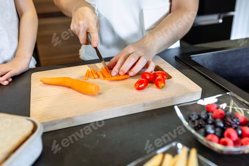 Preview: Unrecognizable woman preparing healthy snack