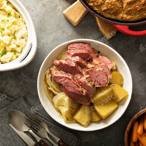 Preview: Traditional Irish dinner with corned beef and colcannon