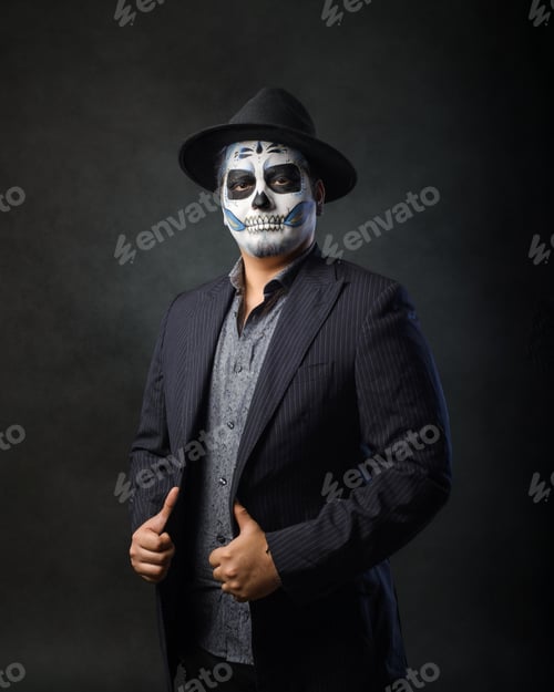 Vista previa: Catrin portrait. Typical Mexican character. Day of the dead and Halloween make up.