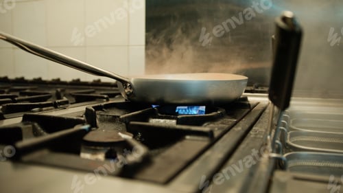 Preview: The Fire Under The Pan Cooking
